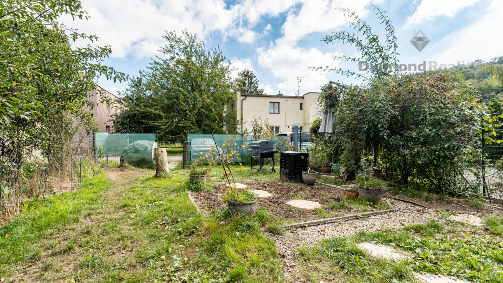 NA PREDAJ 3 IZBOVÝ BYT S TERASOU, PARKOVANÍM A ZÁHRADOU