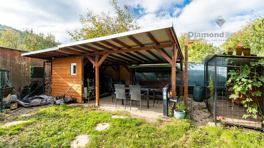 NA PREDAJ 3 IZBOVÝ BYT S TERASOU, PARKOVANÍM A ZÁHRADOU