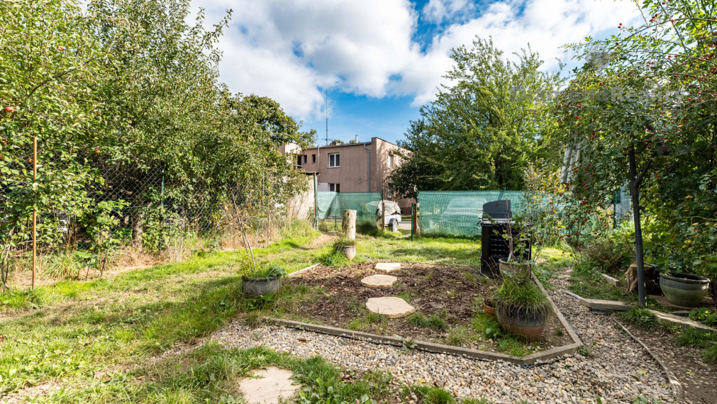 NA PREDAJ 3 IZBOVÝ BYT S TERASOU, PARKOVANÍM A ZÁHRADOU