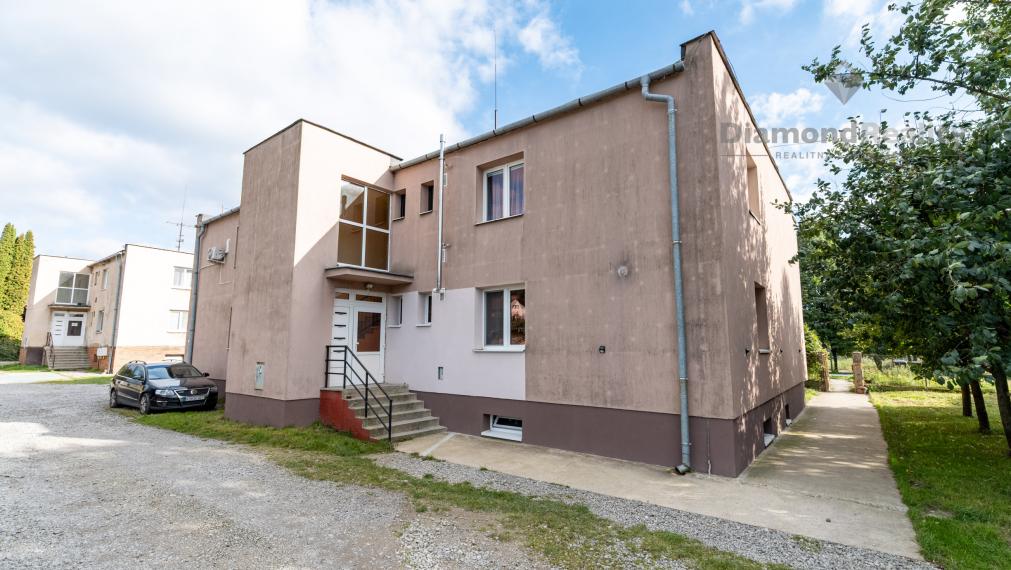 NA PREDAJ 3 IZBOVÝ BYT S TERASOU, PARKOVANÍM A ZÁHRADOU