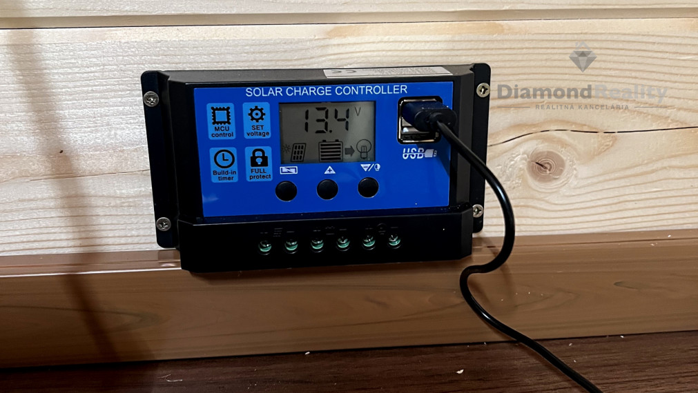 Zrub  s pozemkom v Slovinkách,  lesy, v zime sneh