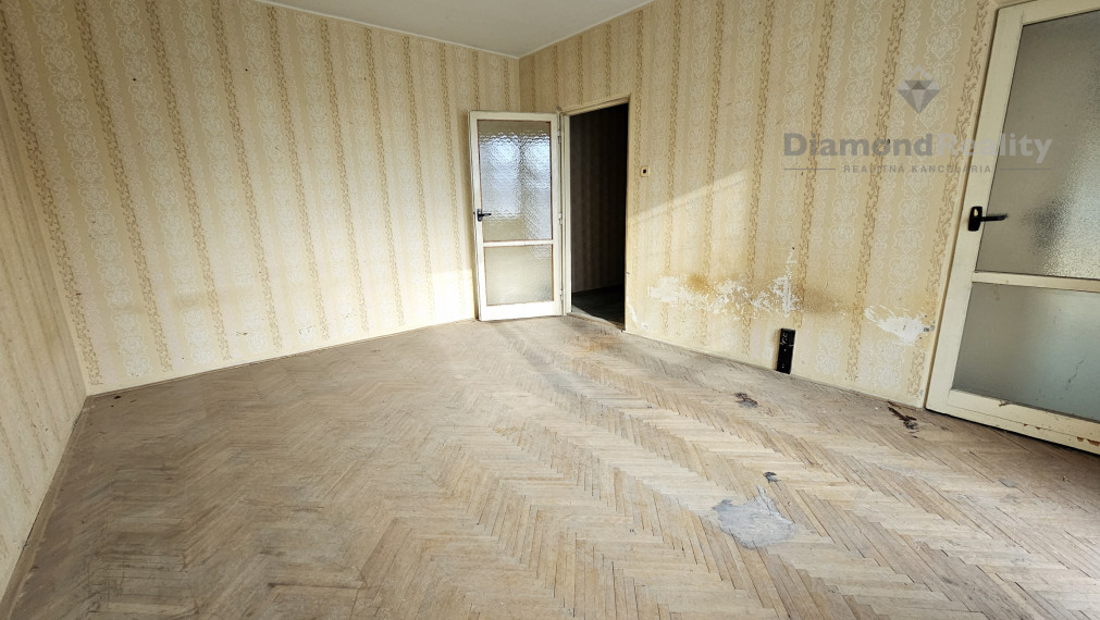 PREDANÝ!!! NA PREDAJ 1 IZBOVÝ BYT S LODŽIOU A PIVNICOU NA ULICI TITOGRADSKÁ, KOŠICE - SÍDLISKO KVP