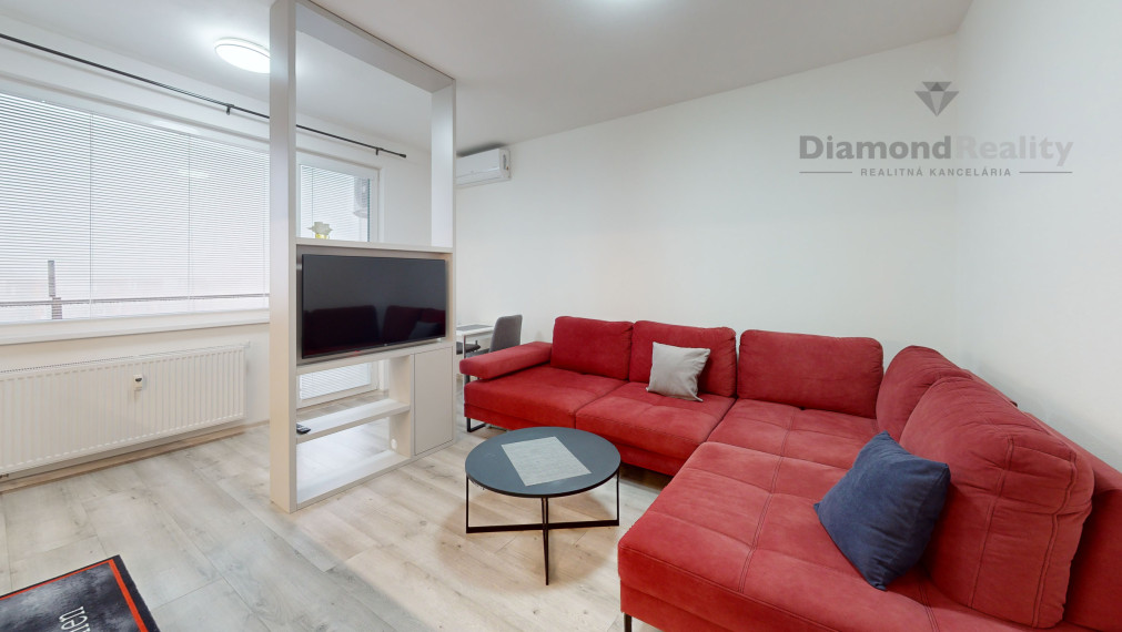 Na predaj pekný, prerobený 1,5 izbový byt, ulica Húskova, Košice - Sídlisko KVP