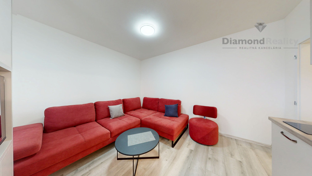 Na predaj pekný, prerobený 2 izbový byt, ulica Húskova, Košice - Sídlisko KVP