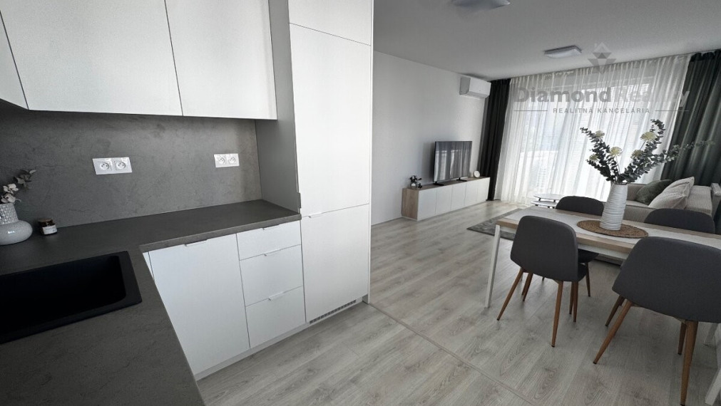 Na prenájom nový zariaď. 2 izbový byt balkón Rača Bratislava.