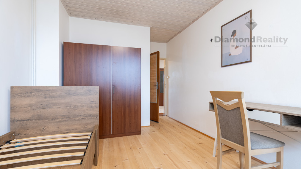 NA PRENÁJOM 3 IZBOVÝ SO SAMOSTATNÝM VSTUPOM V RODINNOM DOME