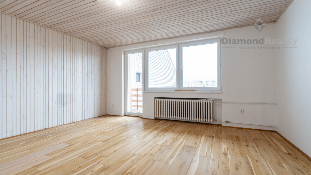 NA PRENÁJOM VEĽKÝ MEZONETOVÝ BYT V DOME S VLASTNÝM VSTUPOM