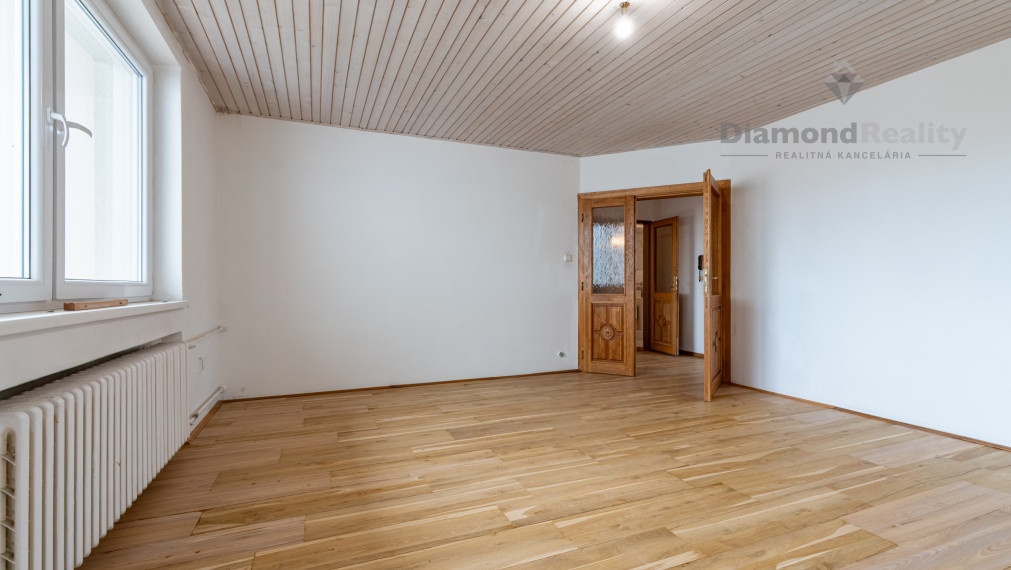 NA PRENÁJOM VEĽKÝ MEZONETOVÝ BYT V DOME S VLASTNÝM VSTUPOM