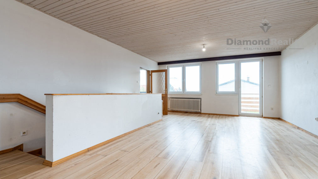 NA PRENÁJOM VEĽKÝ MEZONETOVÝ BYT V DOME S VLASTNÝM VSTUPOM