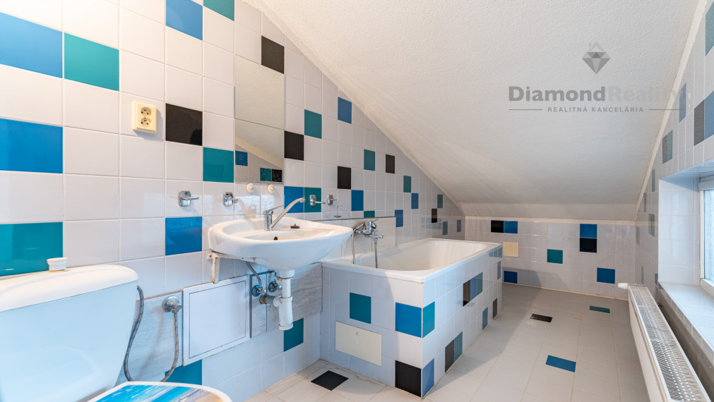 NA PRENÁJOM VEĽKÝ MEZONETOVÝ BYT V DOME S VLASTNÝM VSTUPOM