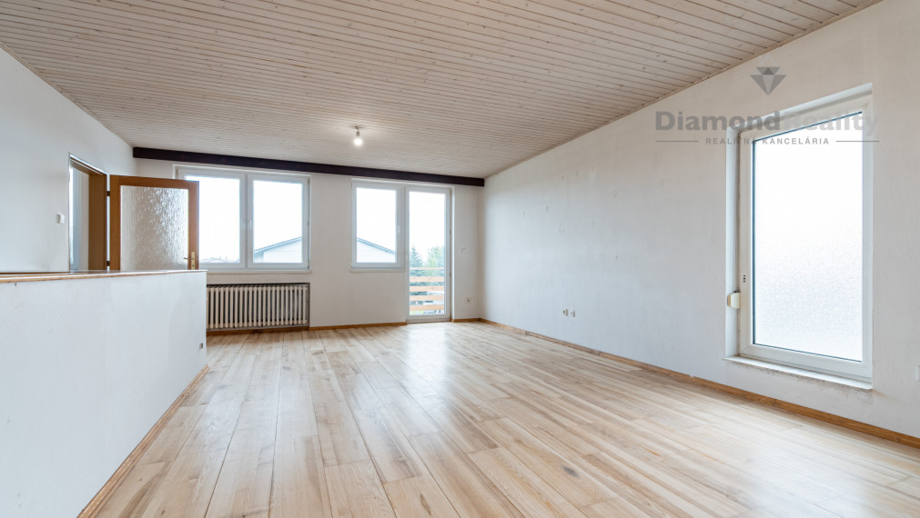 NA PRENÁJOM VEĽKÝ MEZONETOVÝ BYT V DOME S VLASTNÝM VSTUPOM