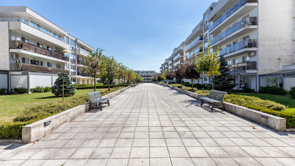 NA PREDAJ MODERNÝ 2 IZBOVÝ BYT S VÝHĽADOM NA LES | 62m² + 15m² LOGGIA | BOROVICOVÝ HÁJ