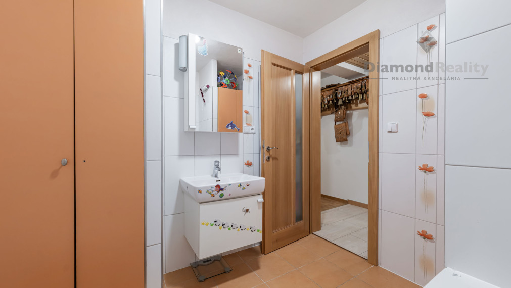 Ponúkam na predaj 2 izbový Apartmán Nová Lesná