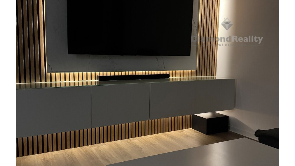 Na prenájom moderný 2 izbový byt, Rožňavská ulica, Košice- Zapád