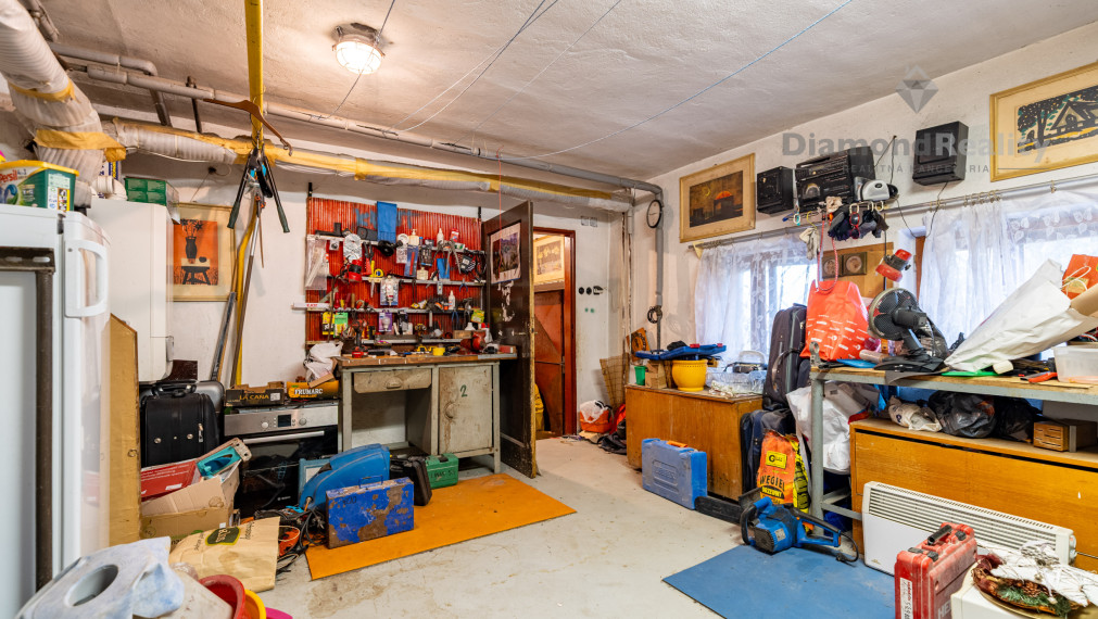 NA PREDAJ 6 IZBOVÝ RODINNÝ DOM S DVOMI BYTOVÝMI JEDNOTKAMI | PODHRADOVÁ | UL. VIHORLATSKÁ