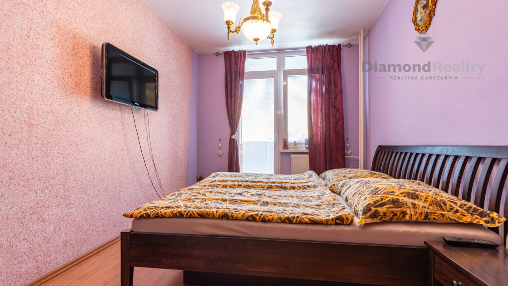 NA PREDAJ 4 IZBOVÝ BYT (79m2 + LOGGIA) S VÝNIMOČNÝM DIZAJNOM | ČÍNSKA UL., SÍDLISKO - ŤAHANOVCE