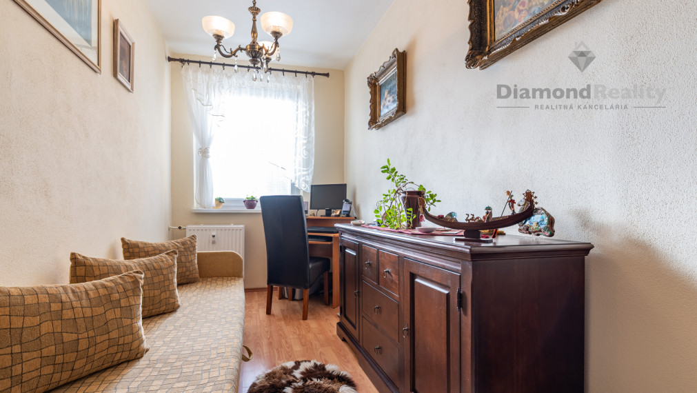 NA PREDAJ 4 IZBOVÝ BYT (79m2 + LOGGIA) S VÝNIMOČNÝM DIZAJNOM | ČÍNSKA UL., SÍDLISKO - ŤAHANOVCE