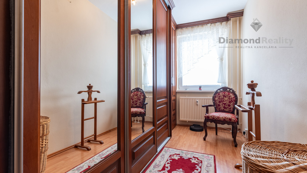 NA PREDAJ 4 IZBOVÝ BYT (79m2 + LOGGIA) S VÝNIMOČNÝM DIZAJNOM | ČÍNSKA UL., SÍDLISKO - ŤAHANOVCE