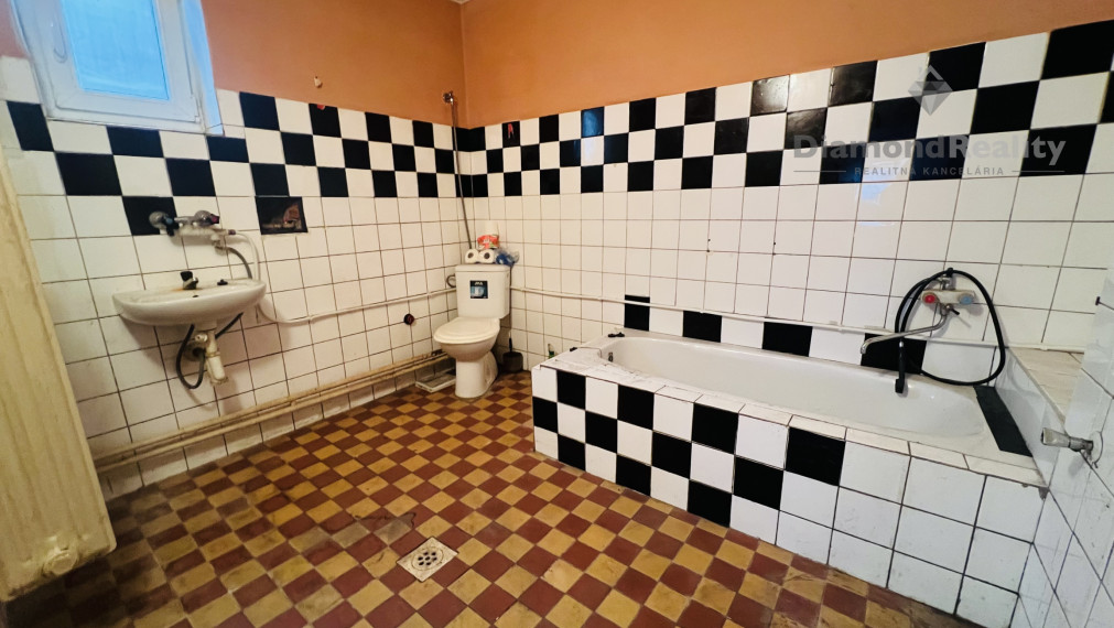 NA PREDAJ 5-IZBOVÝ RODINNÝ DOM | KOŠICE-PEREŠ