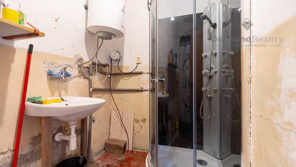 Na predaj rodinný dom v chatovej oblasti s výborným prístupom v obci Kysak