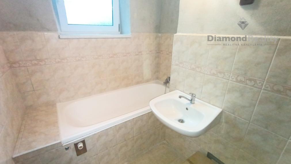 Rezervované!skvelá cena!!Na predaj 2 izbový byt Nitra - Staré mesto Jarmočná ulica