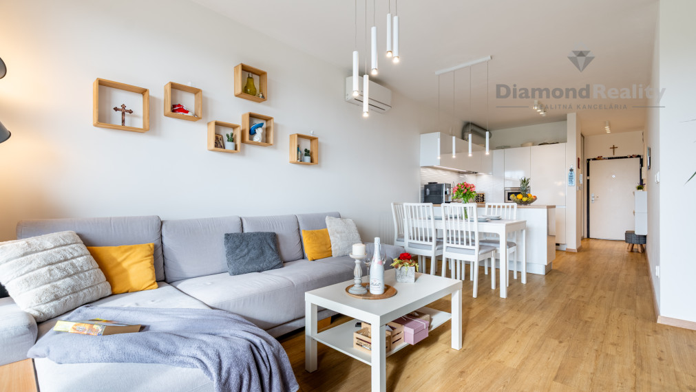 NA PREDAJ MODERNÝ 3-IZBOVÝ BYT S KRÁSNYM VÝHĽADOM | ZELENA STRÁŇ