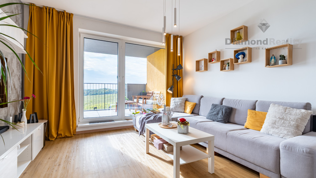 NA PREDAJ MODERNÝ 3-IZBOVÝ BYT S KRÁSNYM VÝHĽADOM | ZELENA STRÁŇ