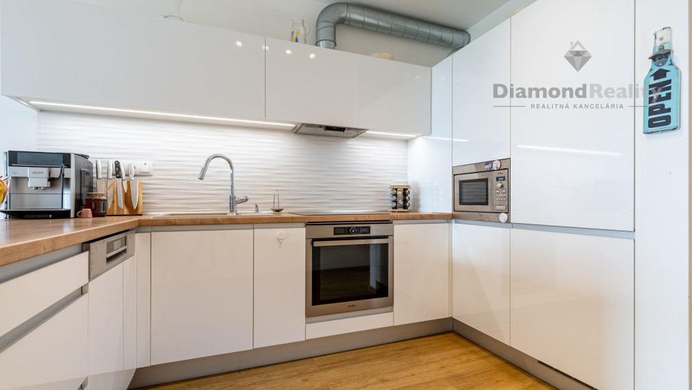 NA PREDAJ MODERNÝ 3-IZBOVÝ BYT S KRÁSNYM VÝHĽADOM | ZELENA STRÁŇ