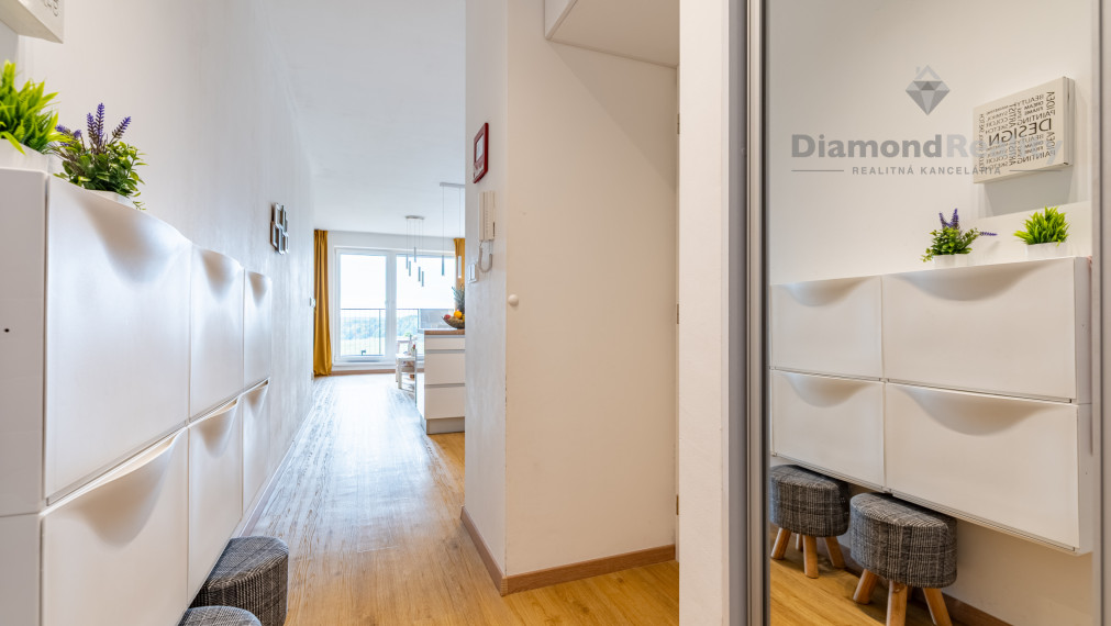 NA PREDAJ MODERNÝ 3-IZBOVÝ BYT S KRÁSNYM VÝHĽADOM | ZELENA STRÁŇ