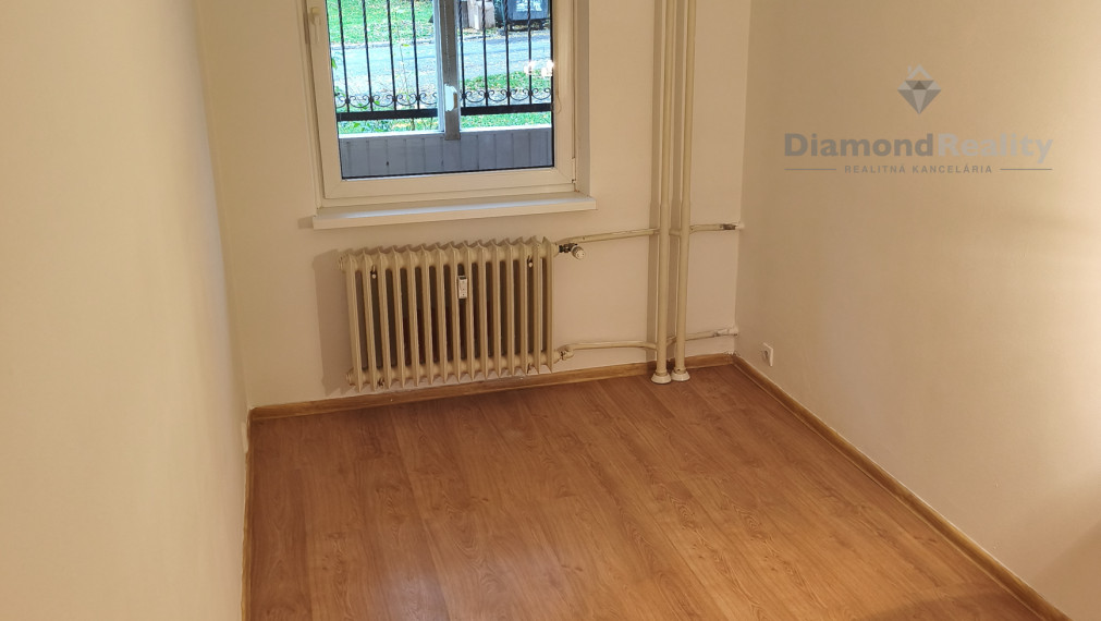 Ponúkame na predaj 2-izbový byt na ulici Rožňavská, KE-Západ