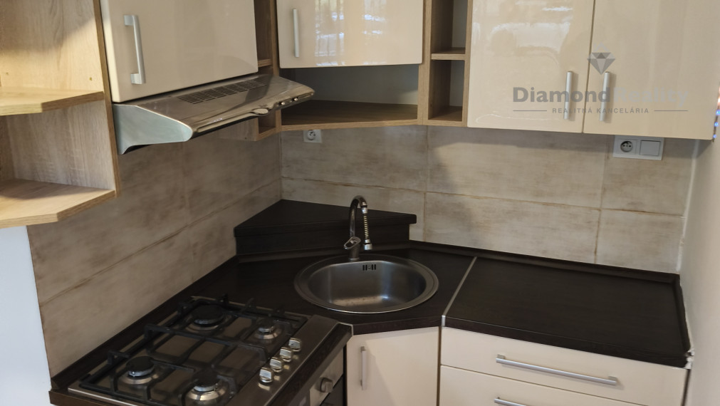 Ponúkame na predaj 2-izbový byt na ulici Rožňavská, KE-Západ