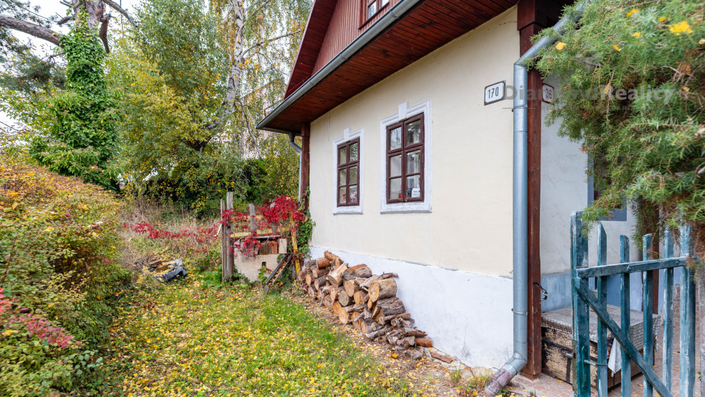 REZERVOVANÝ 200 ROČNÝ RODINNÝ DOM V MESTE VRANOV NAD TOPĽOU