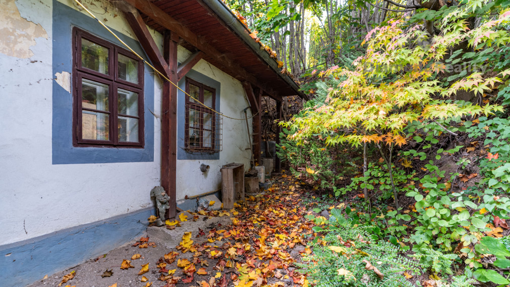 REZERVOVANÝ 200 ROČNÝ RODINNÝ DOM V MESTE VRANOV NAD TOPĽOU