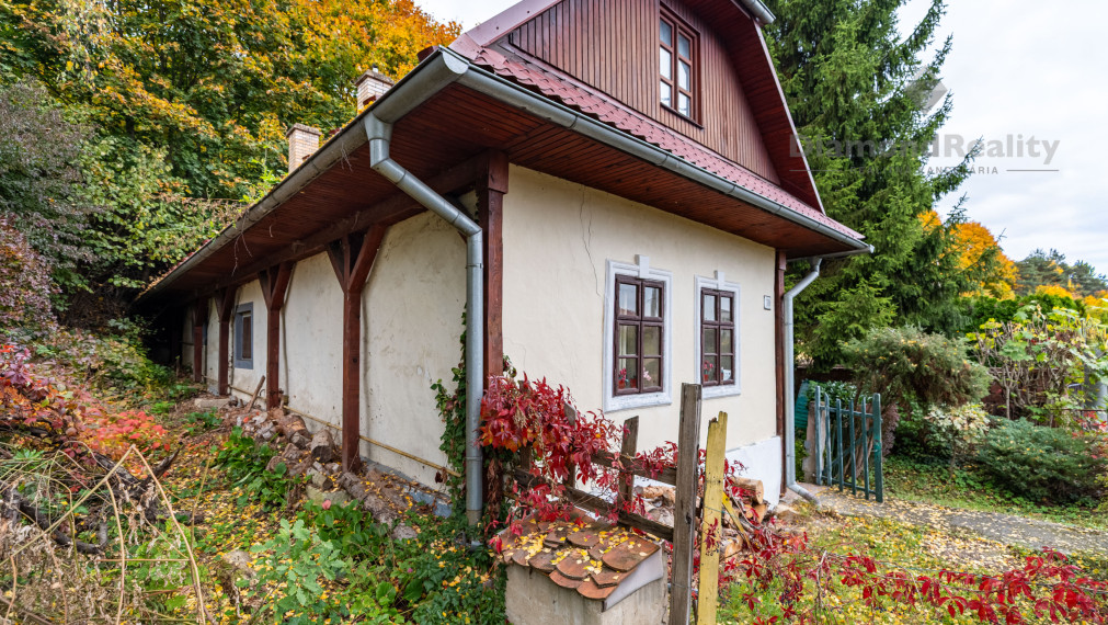 REZERVOVANÝ 200 ROČNÝ RODINNÝ DOM V MESTE VRANOV NAD TOPĽOU