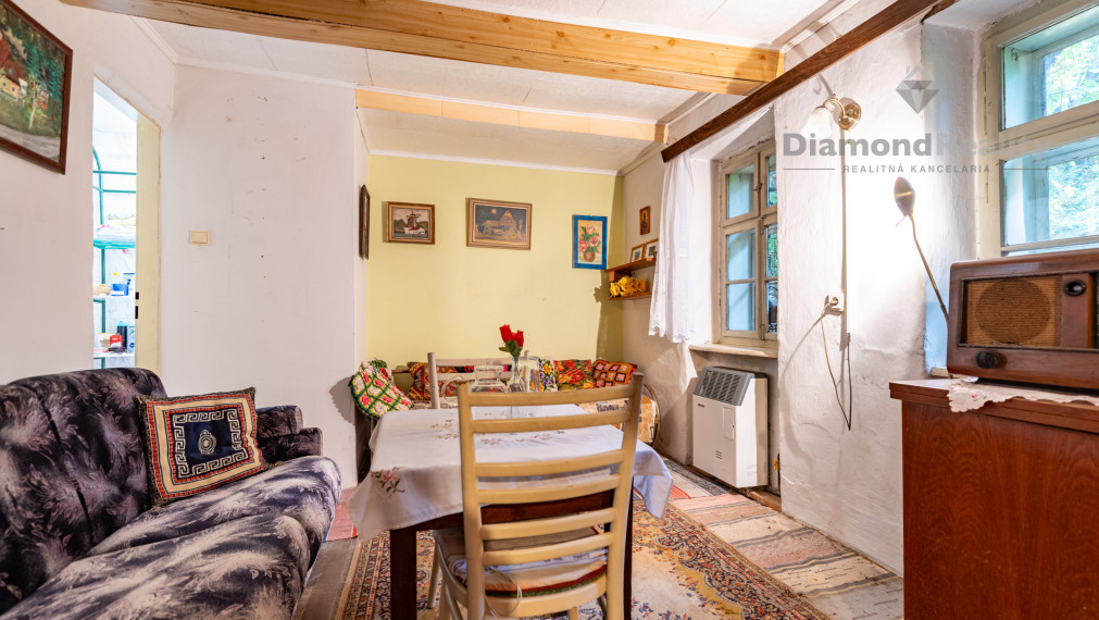 REZERVOVANÝ 200 ROČNÝ RODINNÝ DOM V MESTE VRANOV NAD TOPĽOU