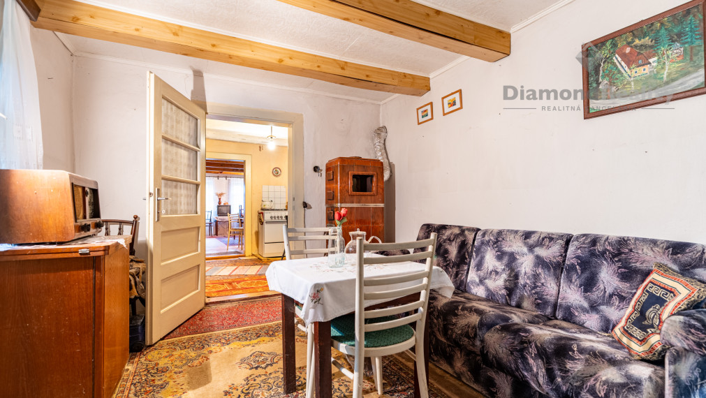 REZERVOVANÝ 200 ROČNÝ RODINNÝ DOM V MESTE VRANOV NAD TOPĽOU