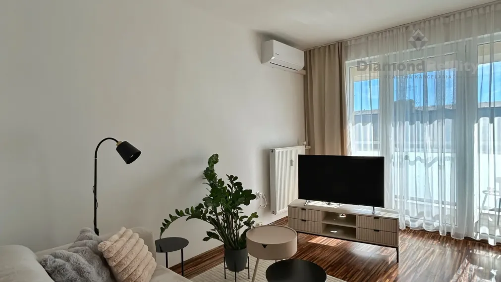 Na prenájom zariadený 2 izbový byt balkón Hospodárska Trnava