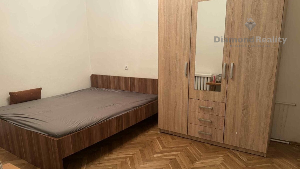 Na prenájom zariadený 3 izbový byt v dome, Slovenský Grob