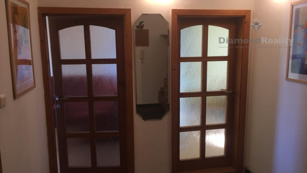 Na prenájom veľký 2 izbový byt Nitra - Čermáň, skvelá lokalita