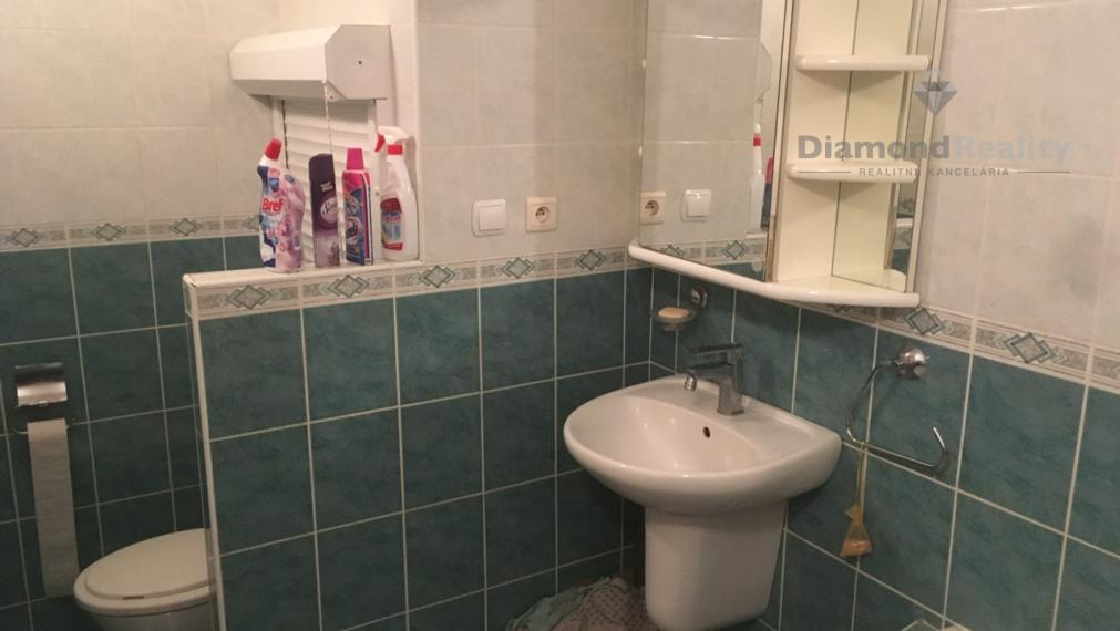 Na prenájom veľký 2 izbový byt Nitra - Čermáň, skvelá lokalita