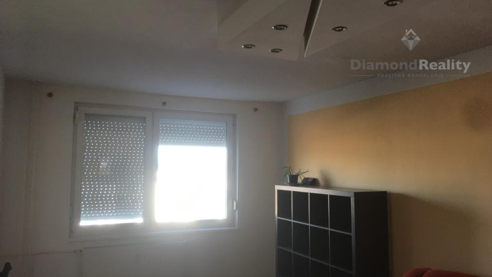 Na prenájom veľký 2 izbový byt Nitra - Čermáň, skvelá lokalita