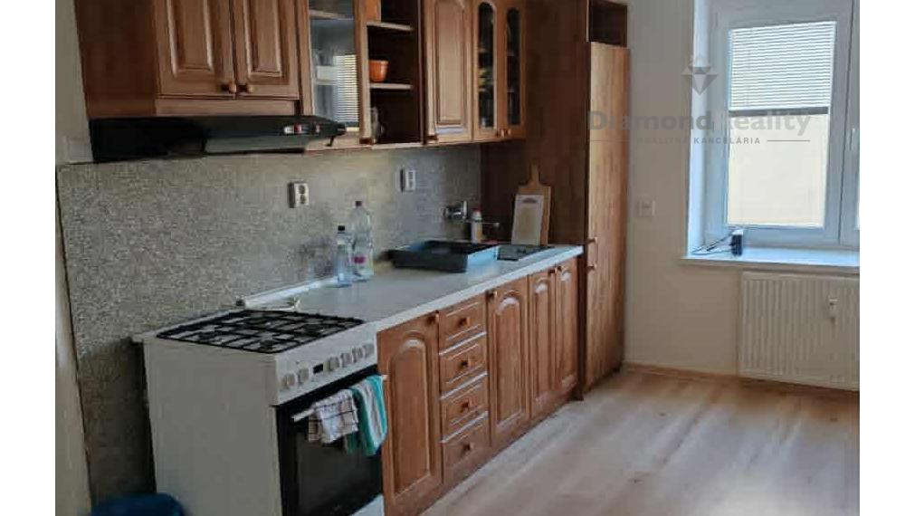 Na prenájom moderný 2 izbový byt, Czambelovej ulici v centre Košíc