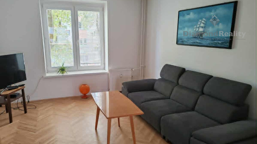 Na prenájom moderný 2 izbový byt, Czambelová ulica v centre Košíc.