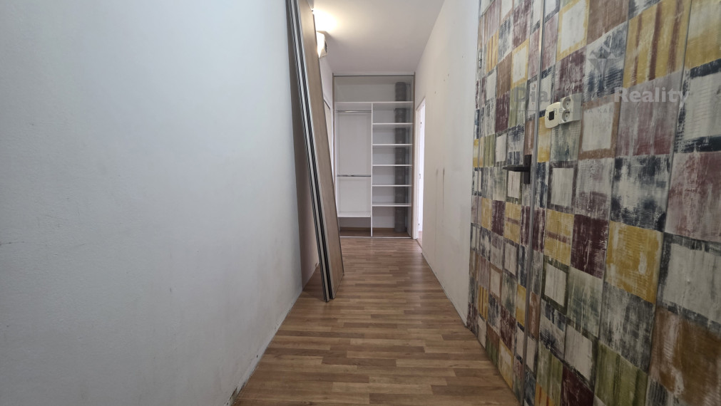 Ponúkam na predaj 1,5 izbový  byt Jaltská, Dargovských hrdinov