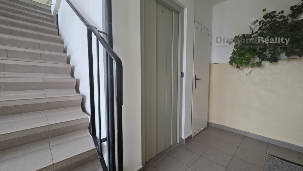 Ponúkam na predaj 1,5 izbový  byt Jaltská, Dargovských hrdinov