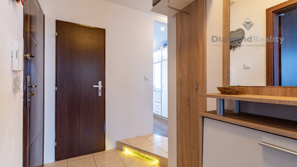 NA PREDAJ KRÁSNY 3 IZBOVÝ BYT S VÝHĽADOM NA MESTO | 64m2 + LOGGIA | POVSTANIA ČESKÉHO ĽUDU - DARGOVSKÝCH HRDINOV