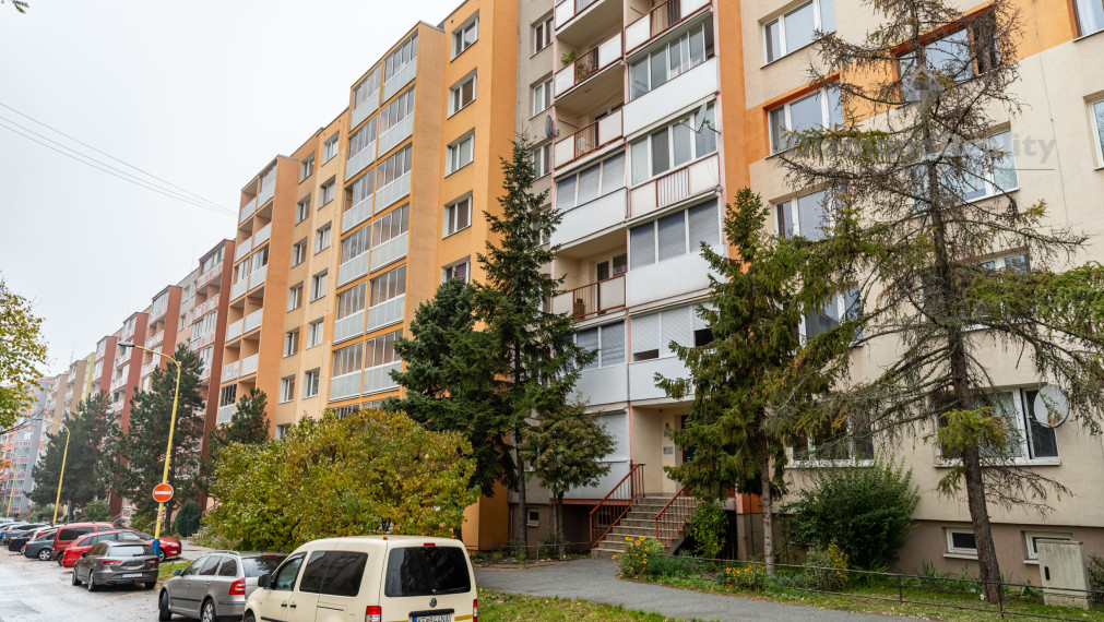 NA PREDAJ KRÁSNY 3 IZBOVÝ BYT S VÝHĽADOM NA MESTO | 64m2 + LOGGIA | POVSTANIA ČESKÉHO ĽUDU - DARGOVSKÝCH HRDINOV