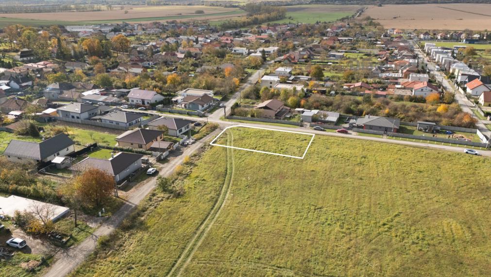 NA PREDAJ STAVEBNÝ POZEMOK V OBCI ĎURKOV