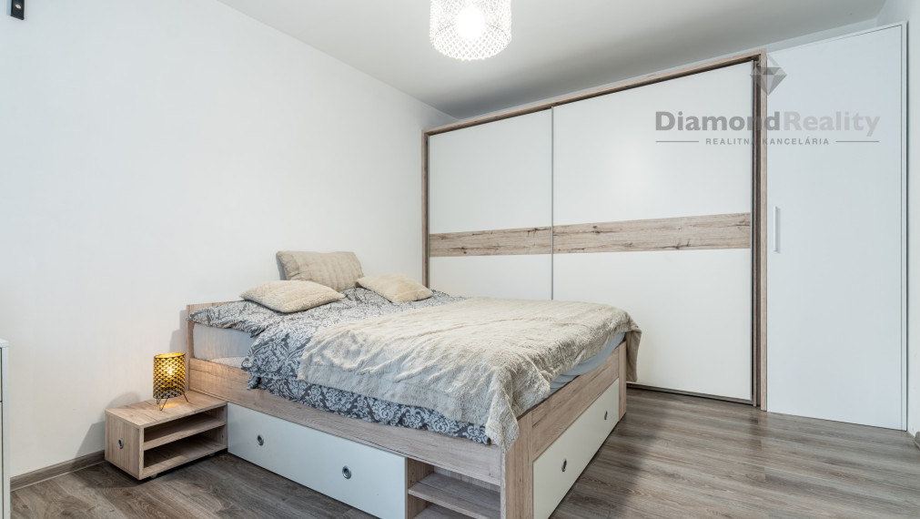 NA PREDAJ 2 IZBOVÝ BYT PO KOMPLETNEJ REKONŠTRUKCIÍ