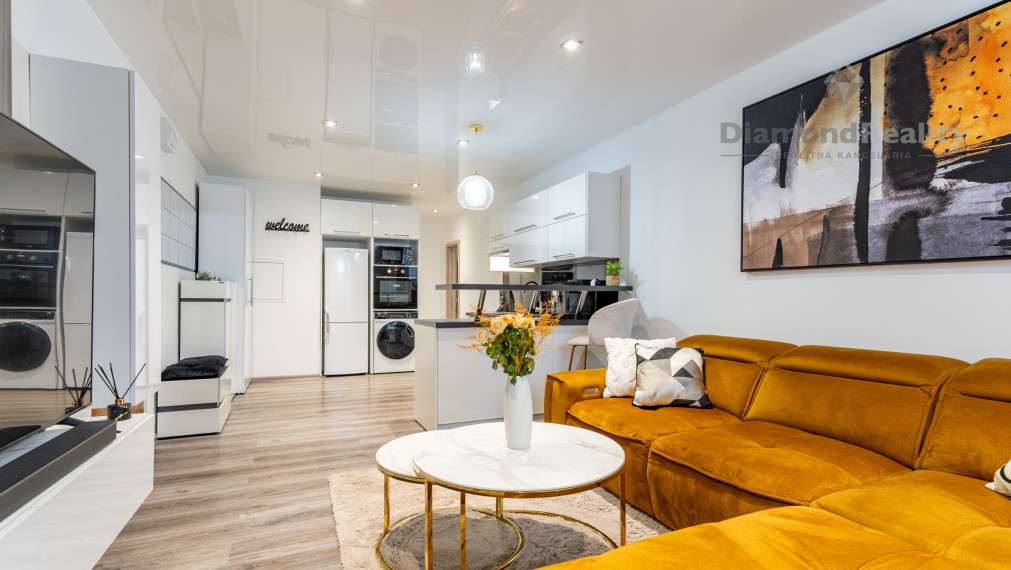 NA PREDAJ 2 IZBOVÝ BYT PO KOMPLETNEJ REKONŠTRUKCIÍ